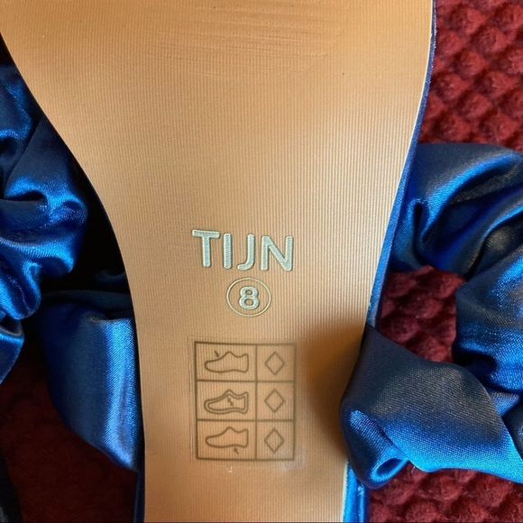 TJIN Sz 8 Blue Satin Heel Slide On Sandals Square Toes Elastic Top Strap - Picture 7 of 8